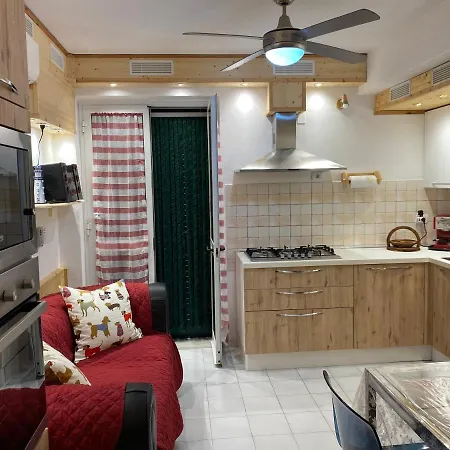 Charming 1-bed In Apartment *