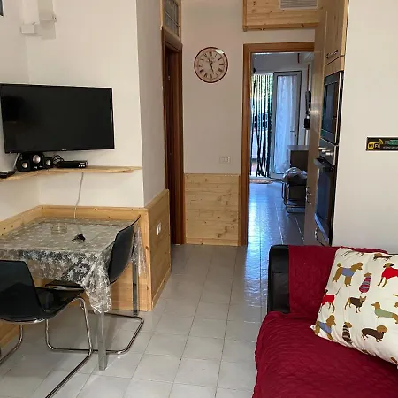 דירה - Sleeps 3 & Swimming Pool
