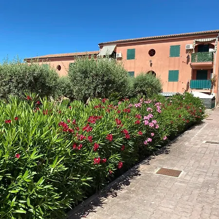 Apartment Apartment - Sleeps 3 & Swimming Pool