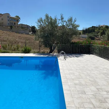 - Sleeps 3 & Swimming Pool *