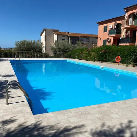 דירה - Sleeps 3 & Swimming Pool *